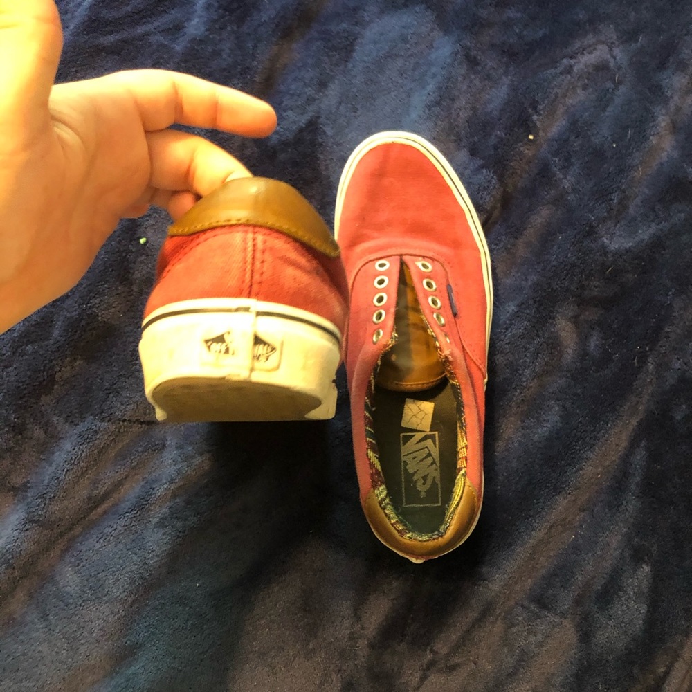 Van lowcut
